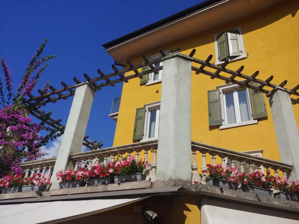 Appartamenti Baia Azzurra 3. Torbole Sul Garda Exterior foto